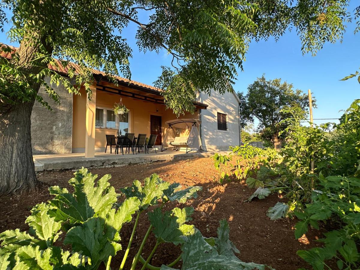 فيلا Relax And Unwind: Family-Friendly House Near Zadar In Zagrad المظهر الخارجي الصورة